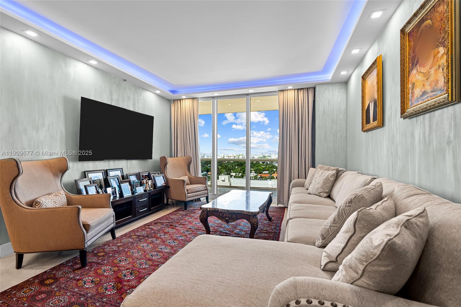 SOLIMAR CONDO - Residential