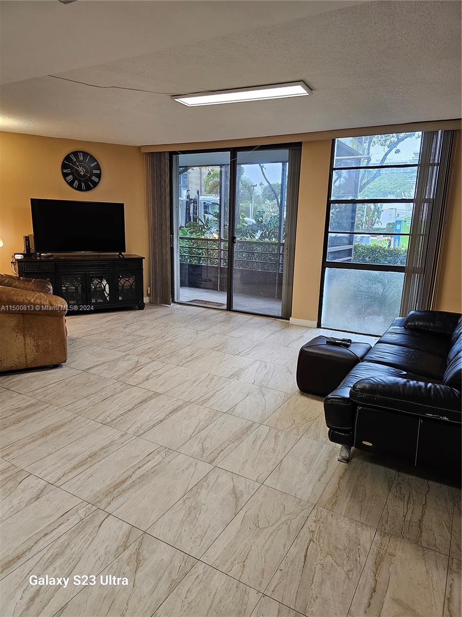 BISCAYA III CONDO - Residential