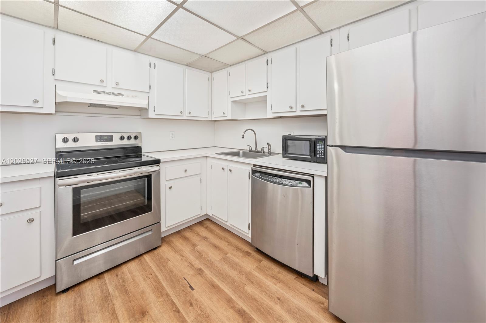 WILSHIRE CONDO - Residential Lease