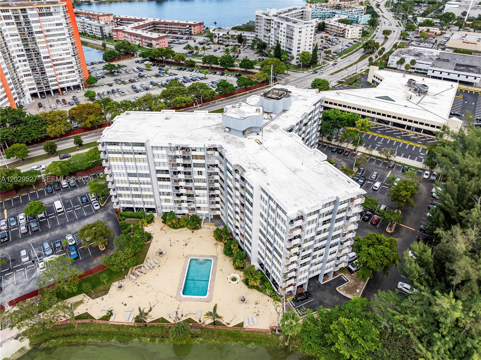 WILSHIRE CONDO - Residential Lease