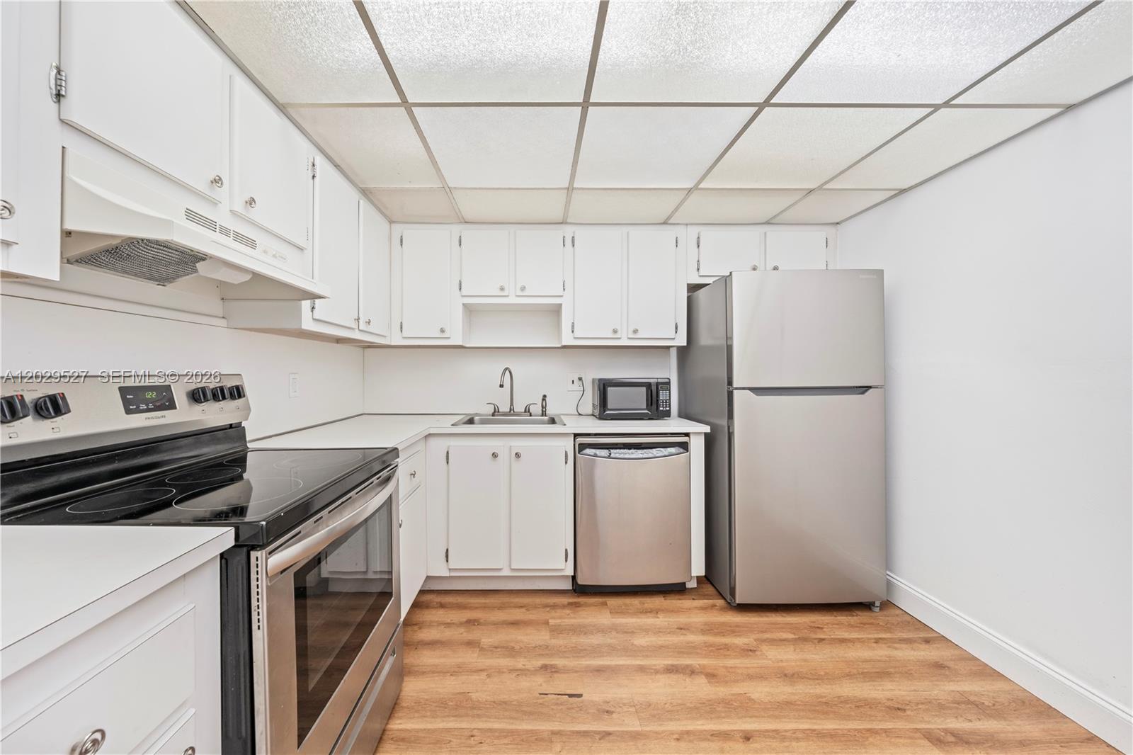 WILSHIRE CONDO - Residential Lease