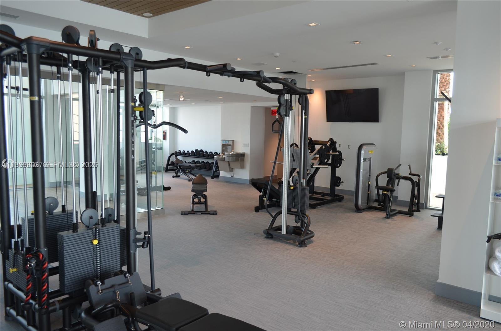 PARQUE TOWERS CONDO - Residential