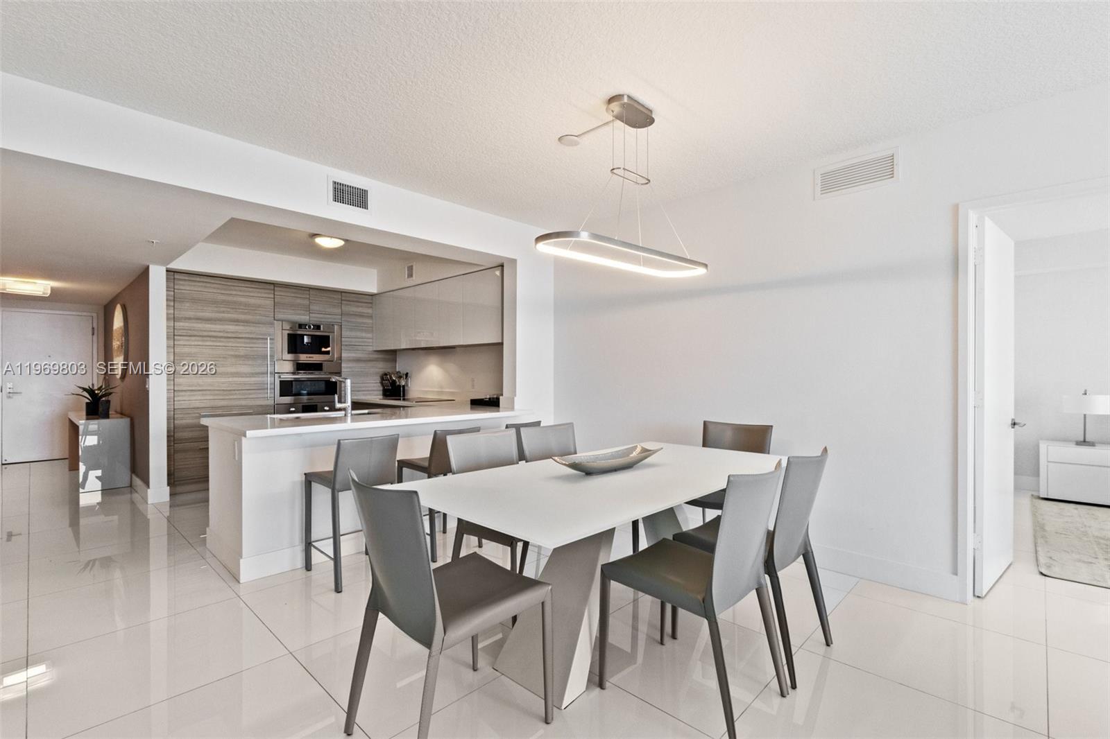 PARQUE TOWERS CONDO - Residential
