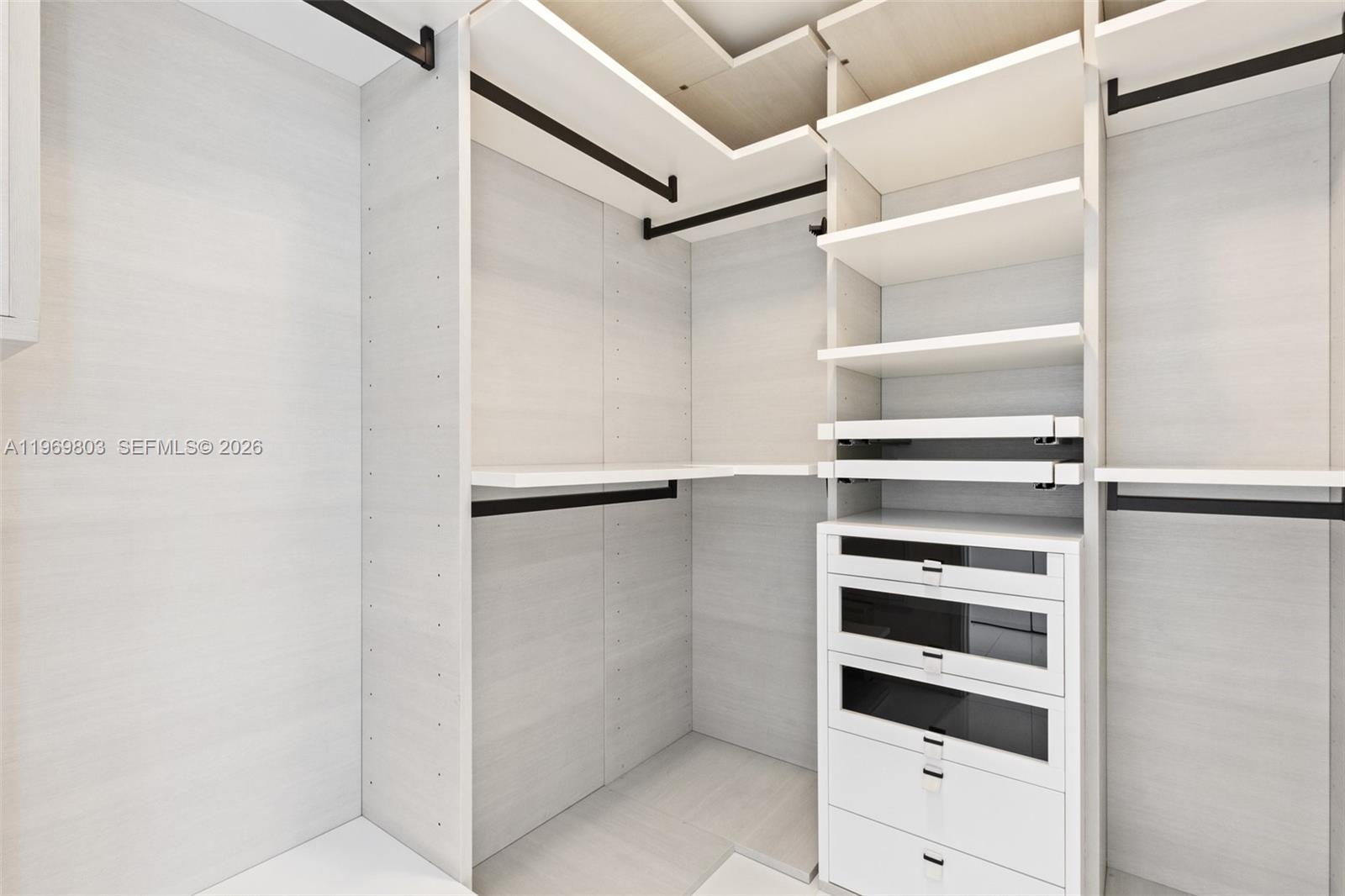 PARQUE TOWERS CONDO - Residential