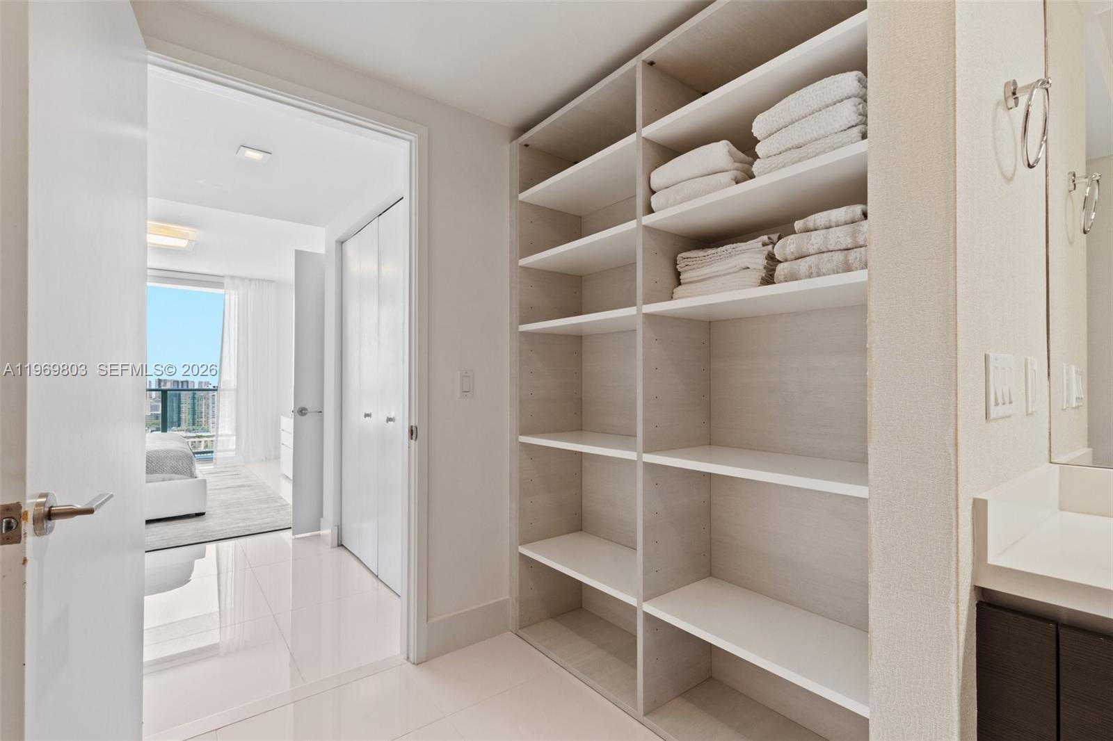 PARQUE TOWERS CONDO - Residential