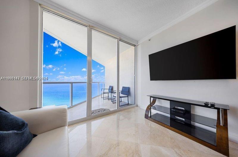 LA PERLA CONDO - Residential