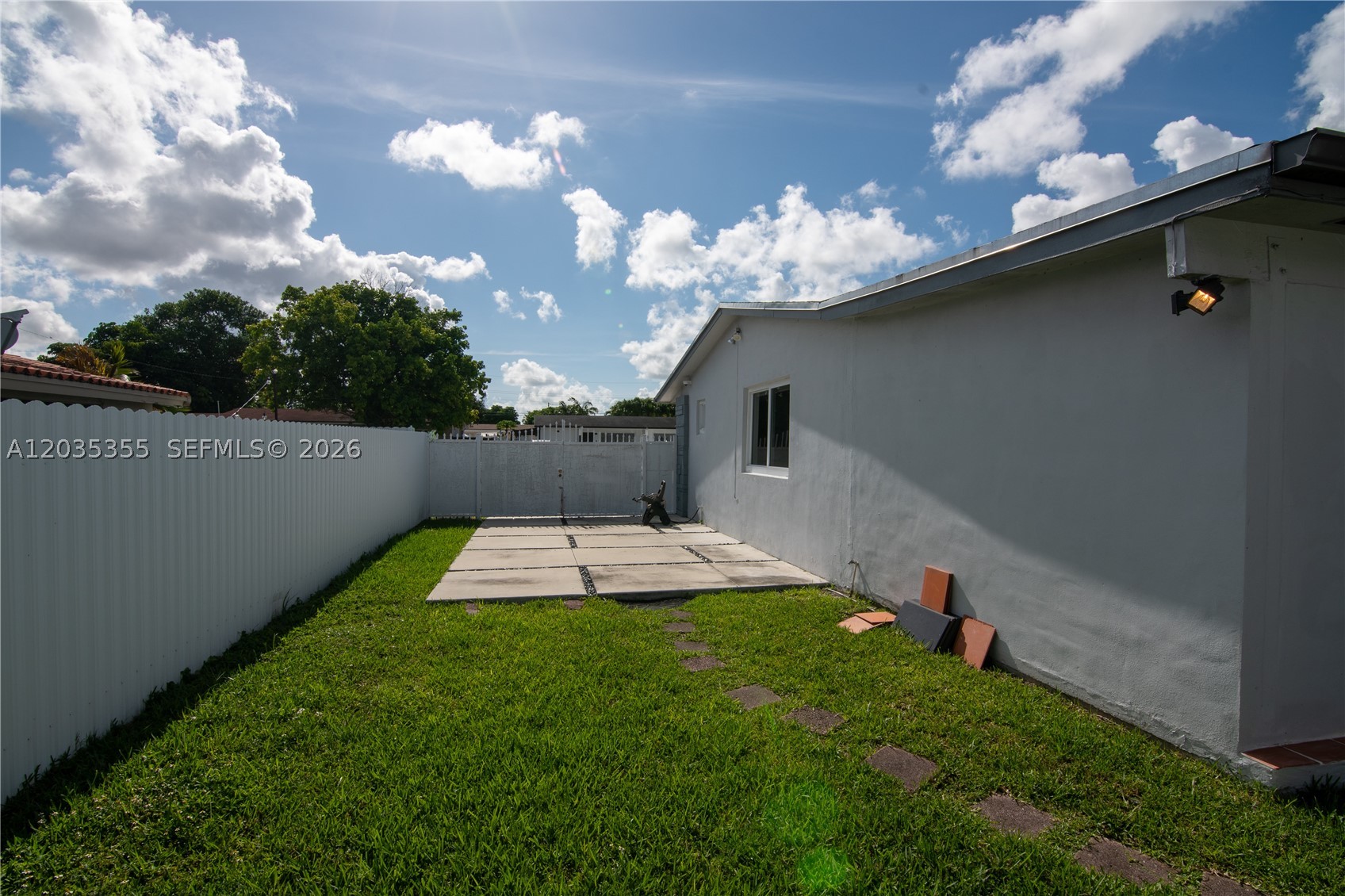 CORAL GARDENS - Residential