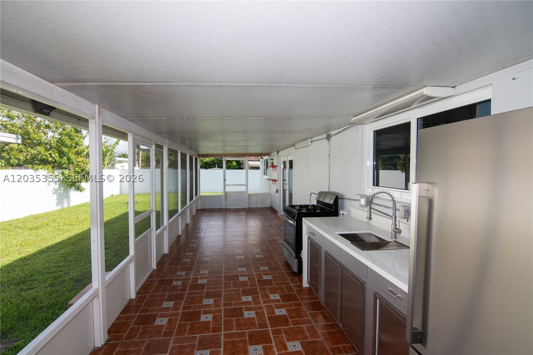 CORAL GARDENS - Residential