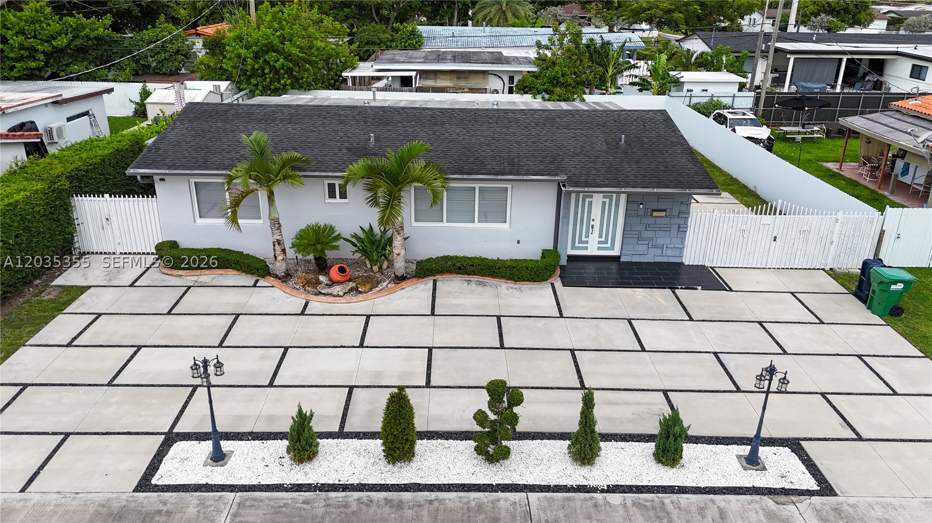 CORAL GARDENS - Residential