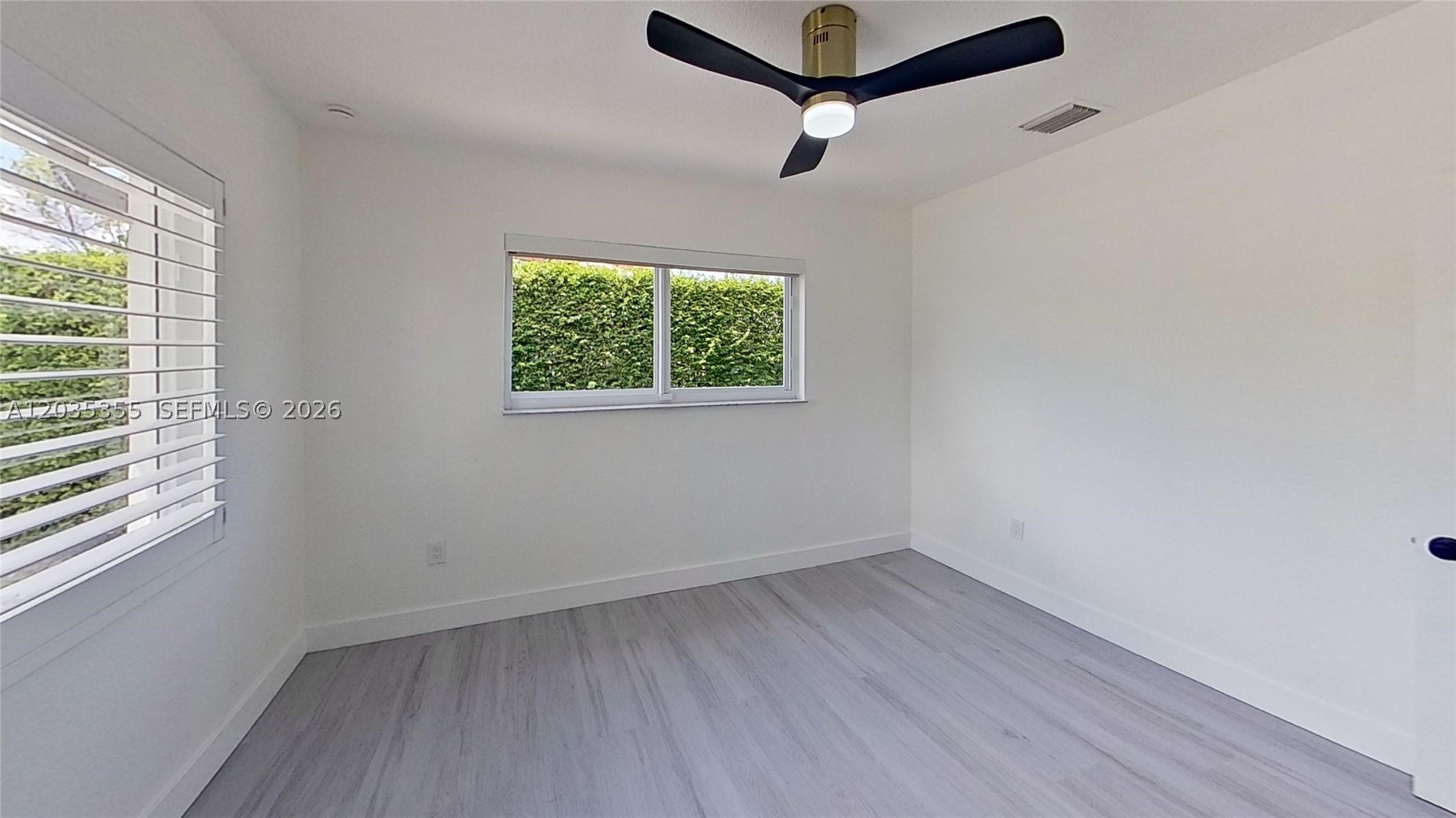 CORAL GARDENS - Residential