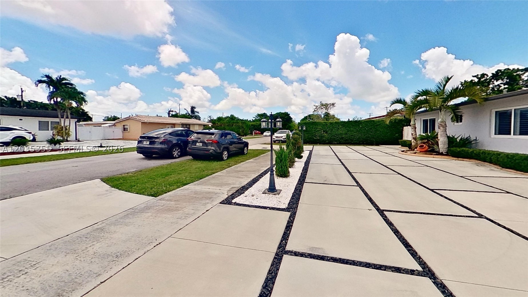 CORAL GARDENS - Residential