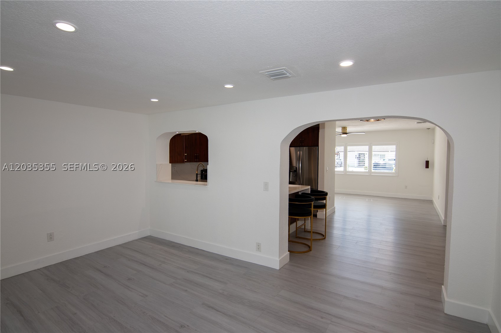 CORAL GARDENS - Residential