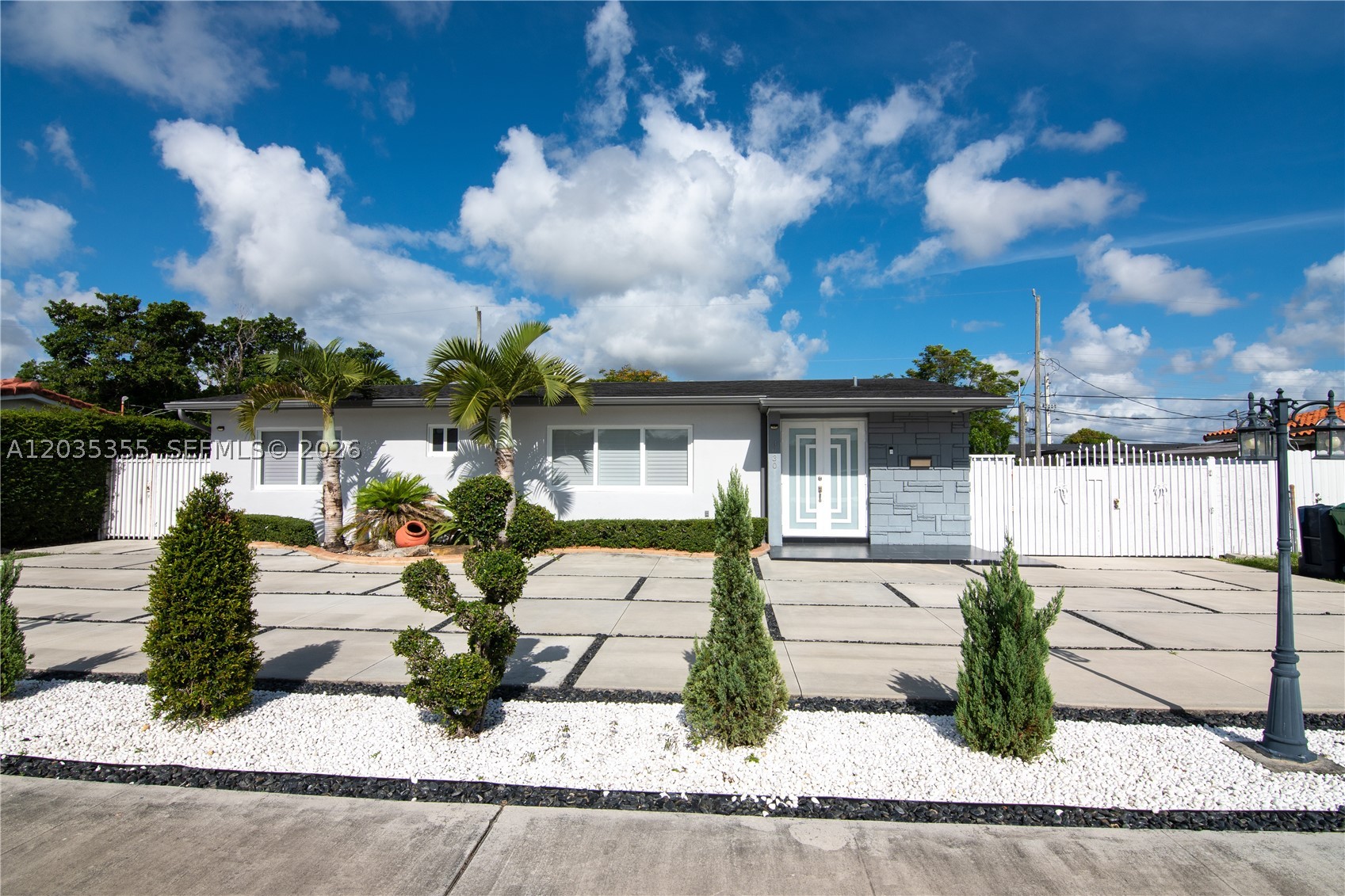 CORAL GARDENS - Residential