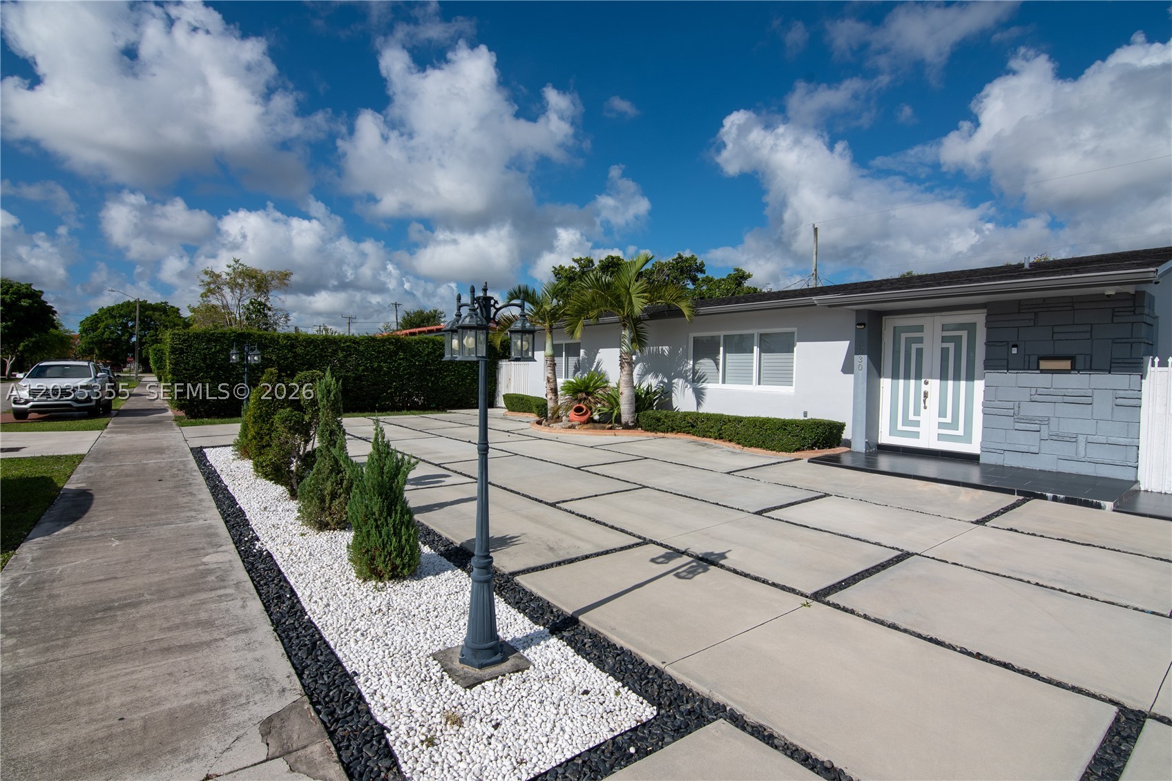 CORAL GARDENS - Residential
