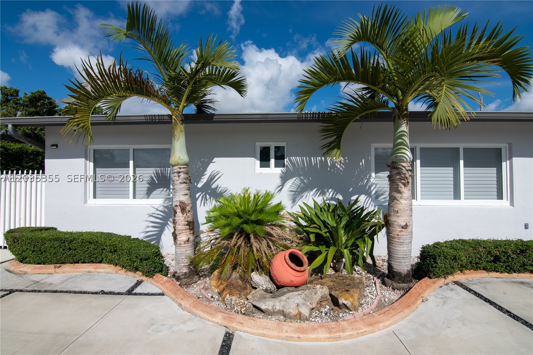 CORAL GARDENS - Residential