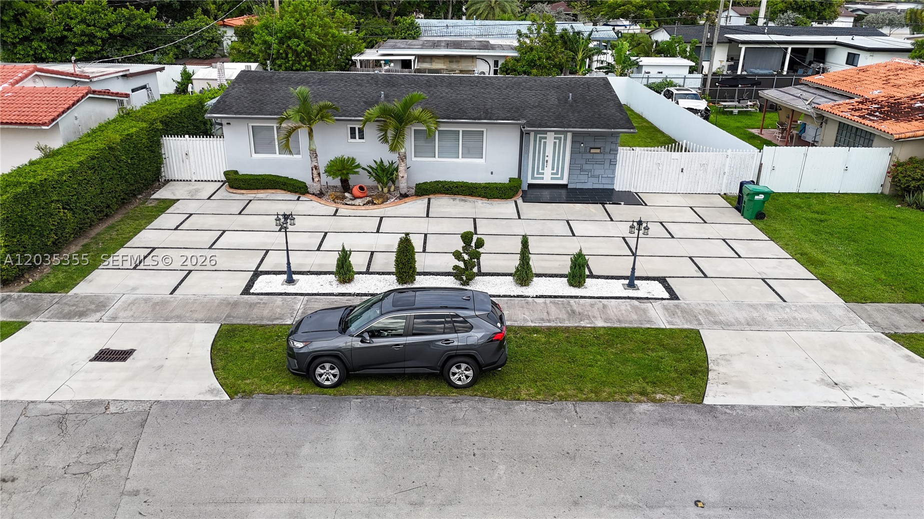 CORAL GARDENS - Residential