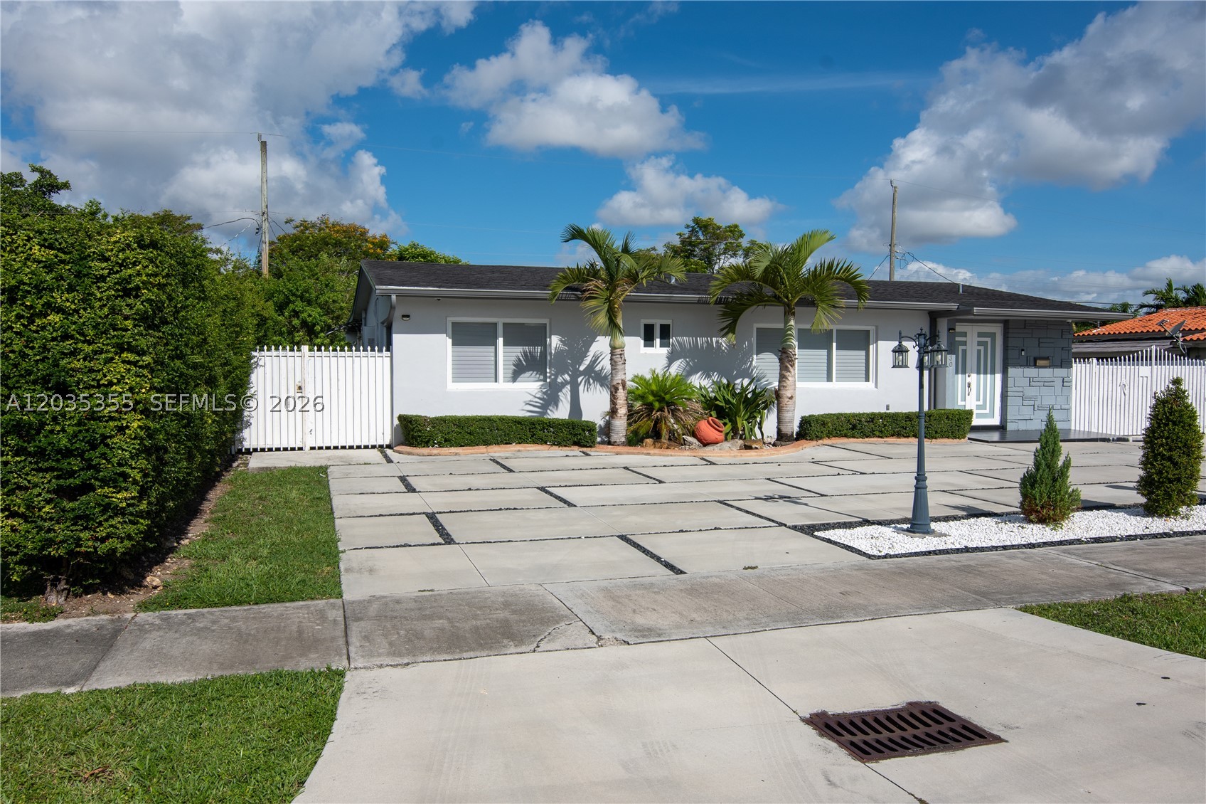 CORAL GARDENS - Residential
