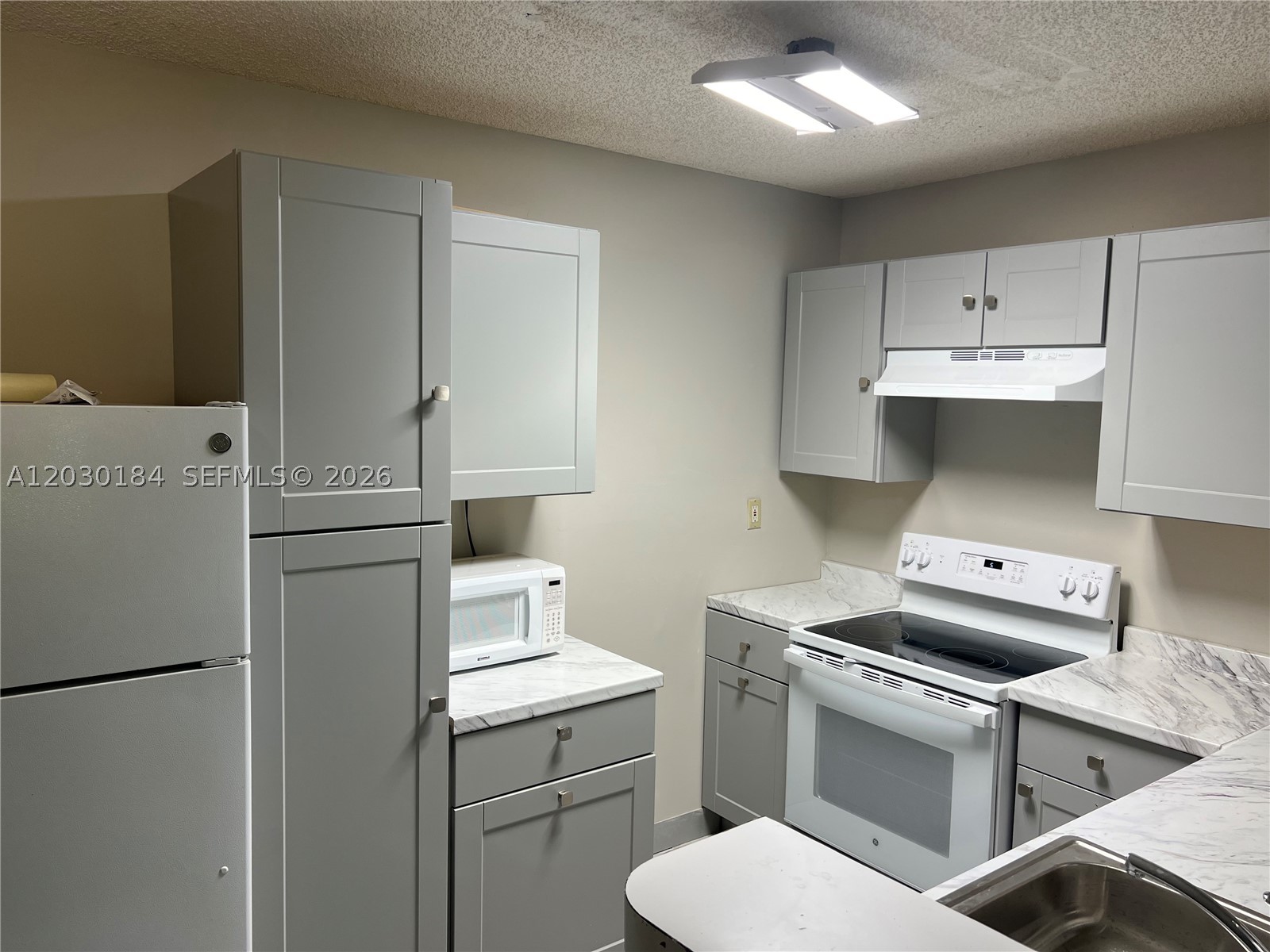 COCO PARC CONDO - Residential Lease