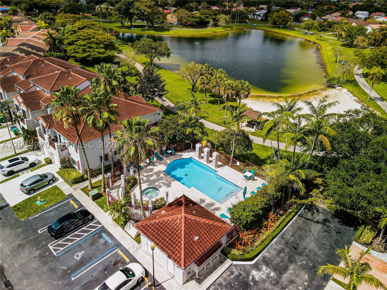 VILLAS AT THE HAMMOCKS CO - Residential