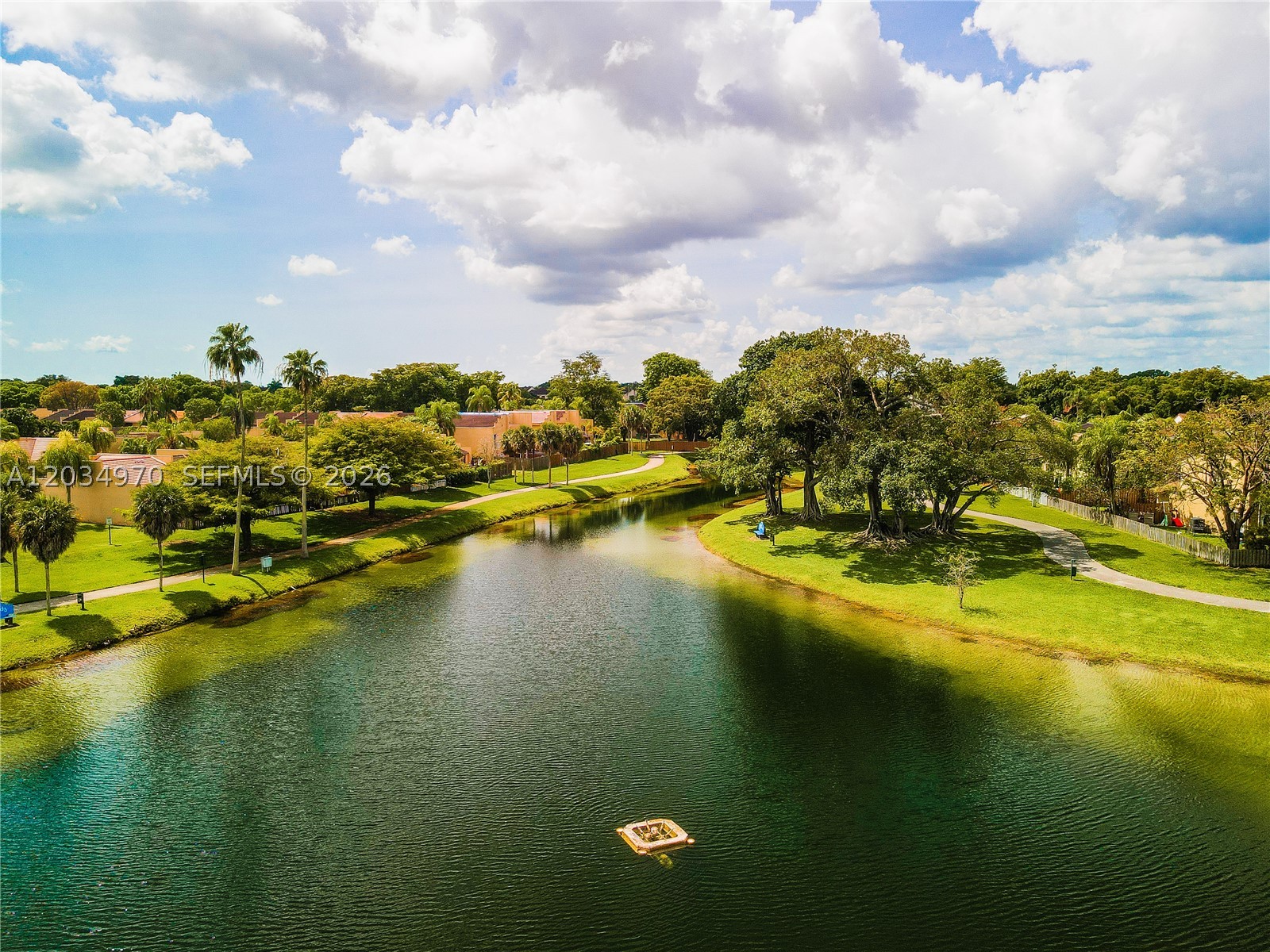 VILLAS AT THE HAMMOCKS CO - Residential