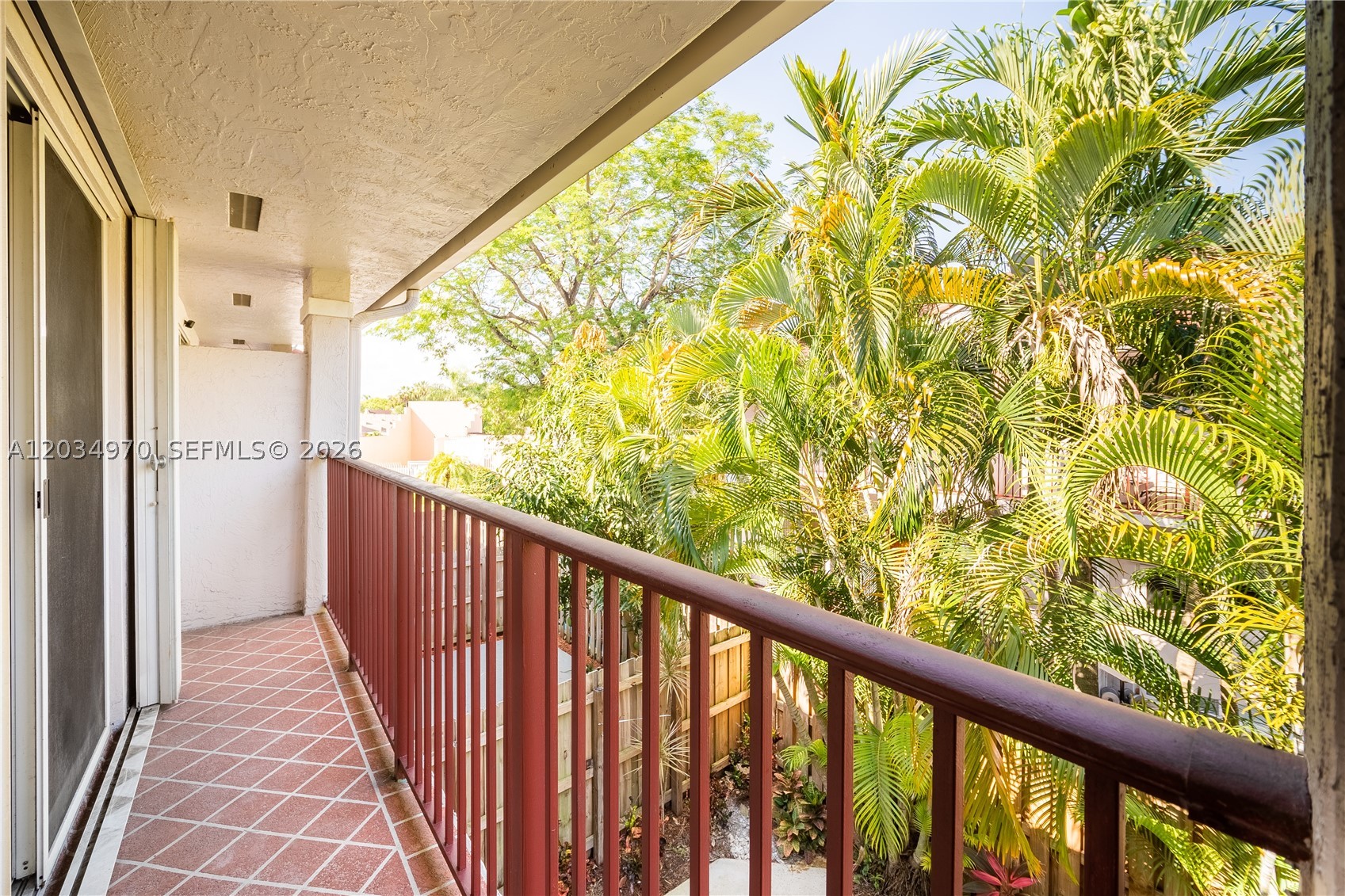 VILLAS AT THE HAMMOCKS CO - Residential