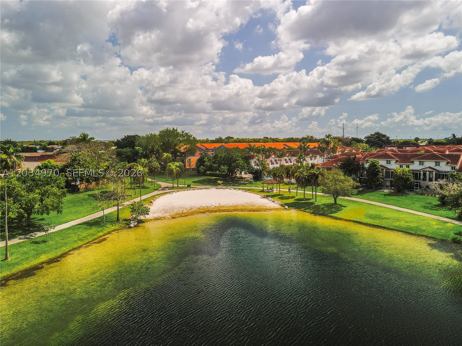 VILLAS AT THE HAMMOCKS CO - Residential