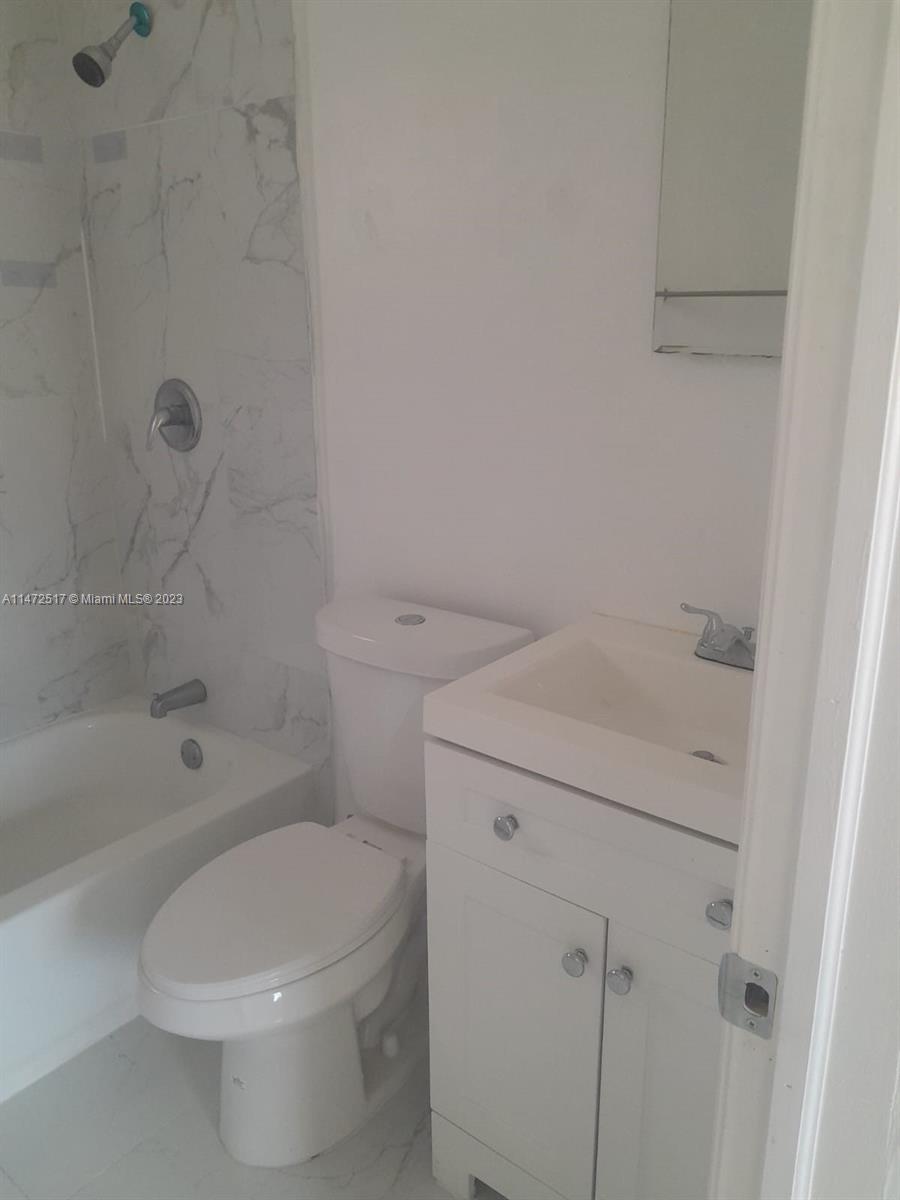 HIALEAH 7TH ADDN - Residential Lease