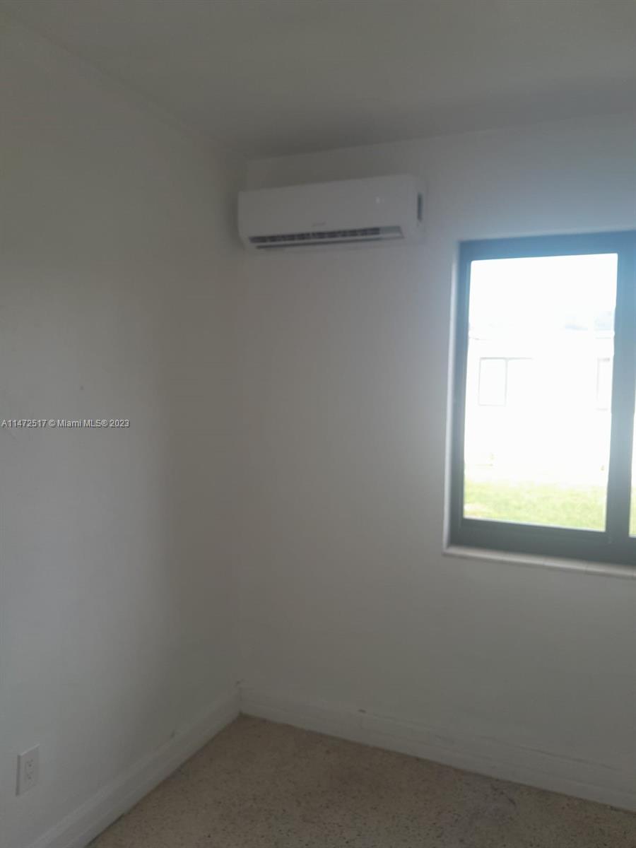 HIALEAH 7TH ADDN - Residential Lease