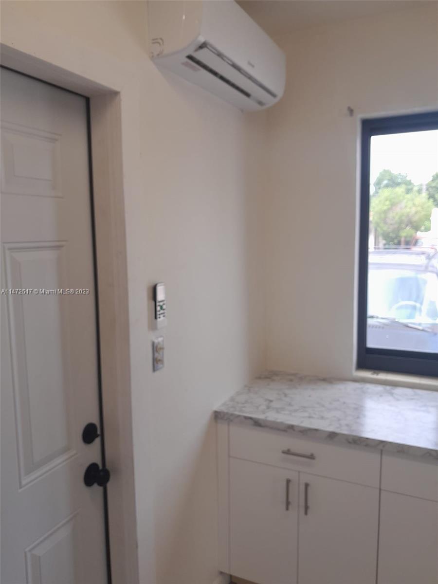 HIALEAH 7TH ADDN - Residential Lease