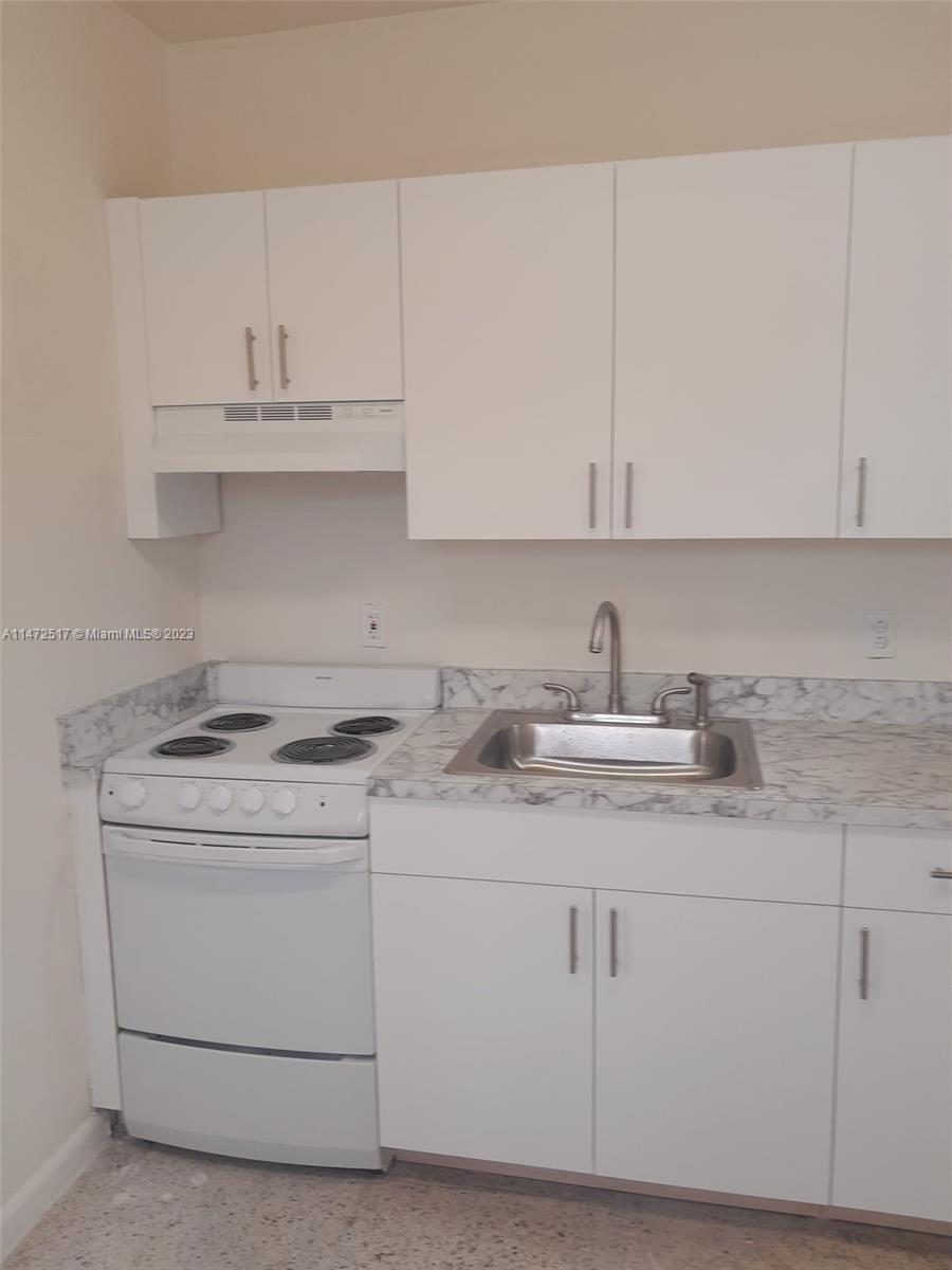 HIALEAH 7TH ADDN - Residential Lease