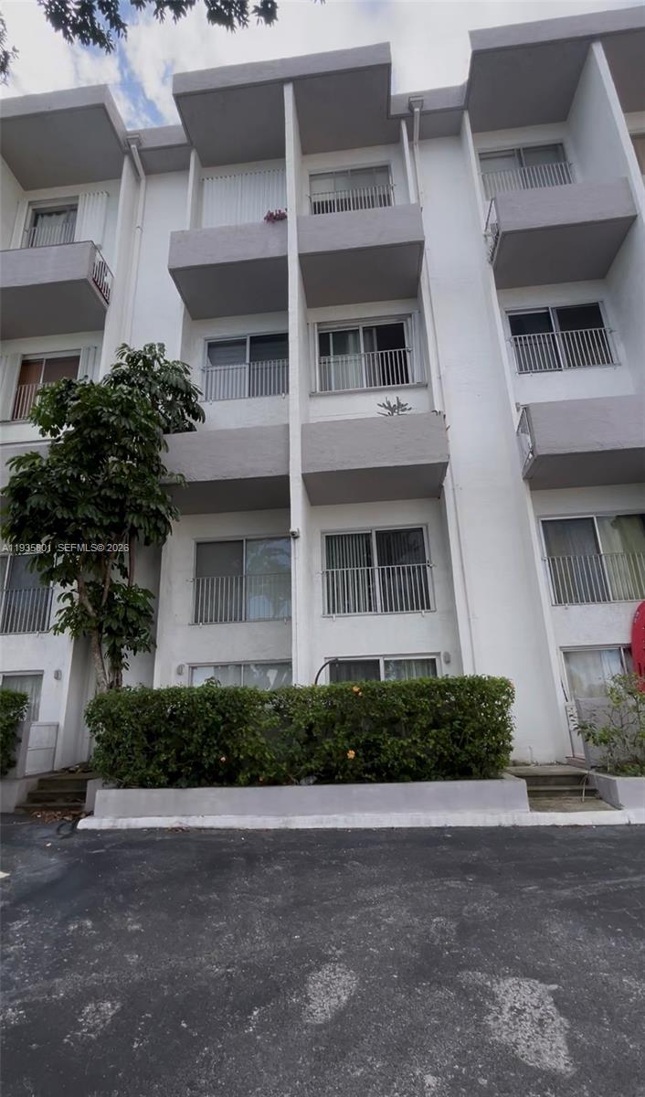 RIVERVIEW VILLAGE CONDO - Residential