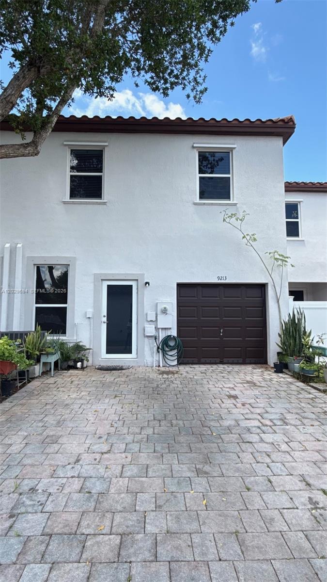 KENDALL COMMONS RESIDENTI - Residential
