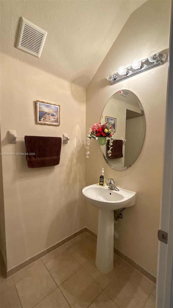 KENDALL COMMONS RESIDENTI - Residential