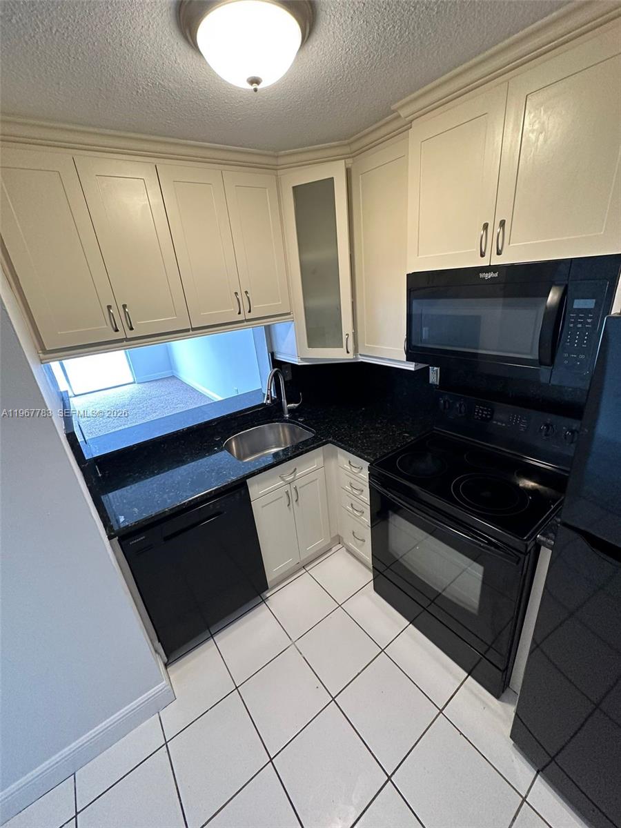 MONTECARLO CONDO - Residential