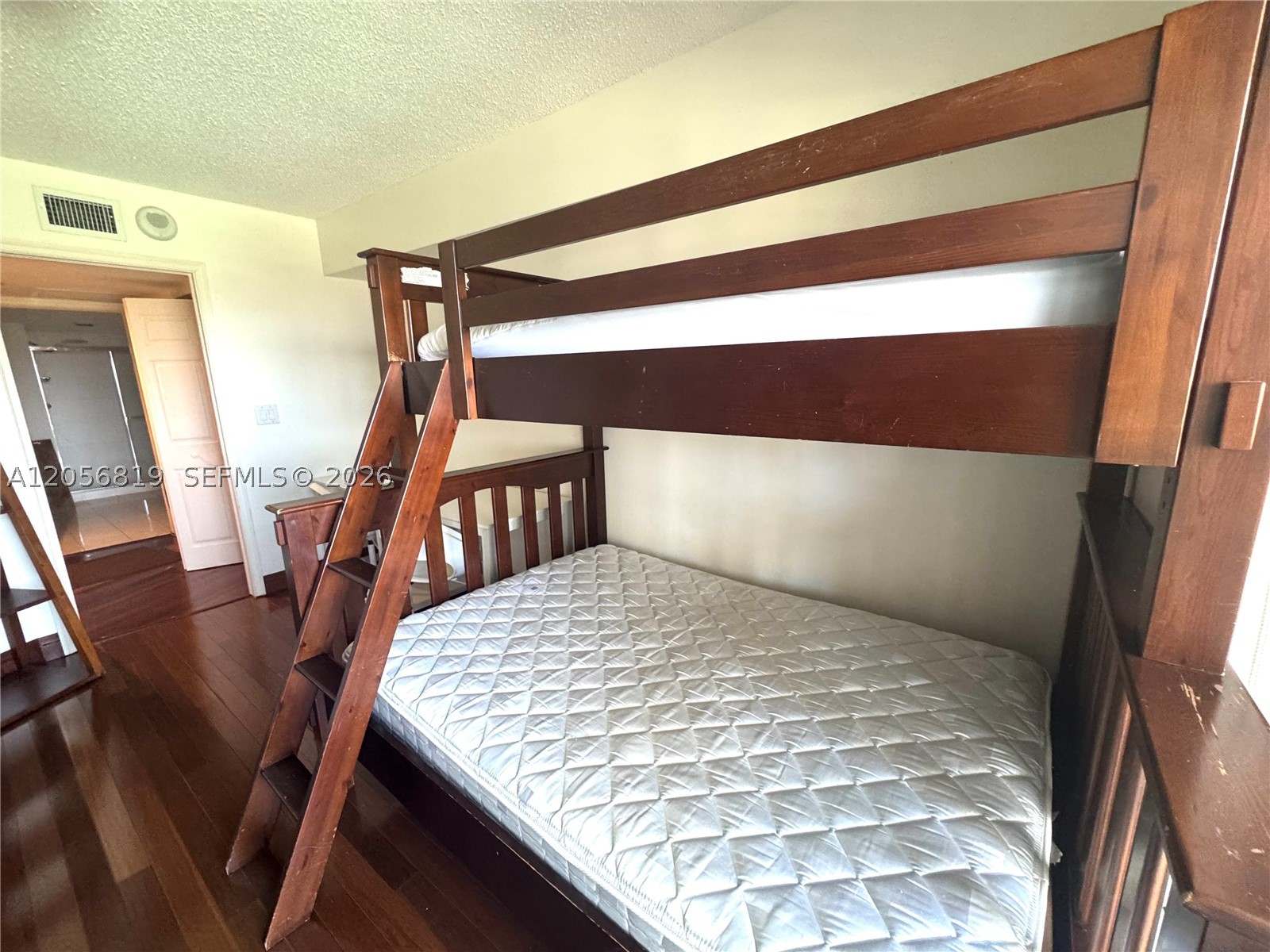 MYSTIC POINTE TOWER 500 C - Residential