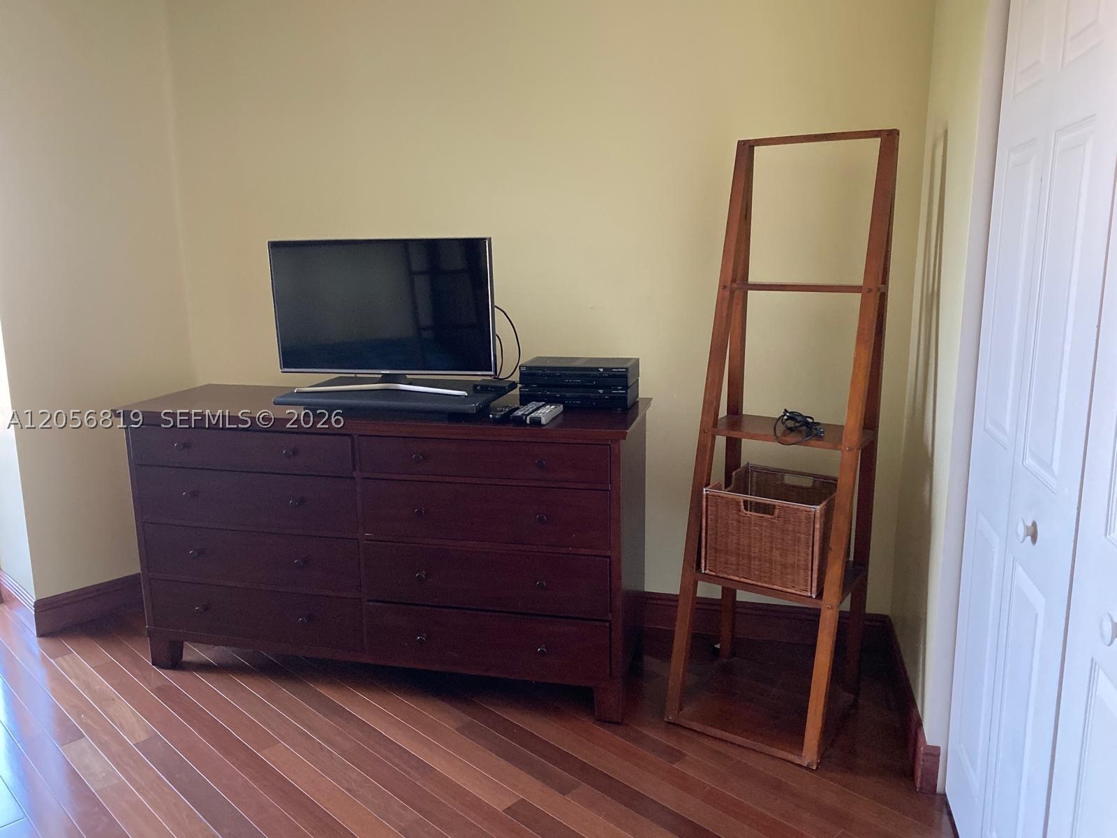 MYSTIC POINTE TOWER 500 C - Residential