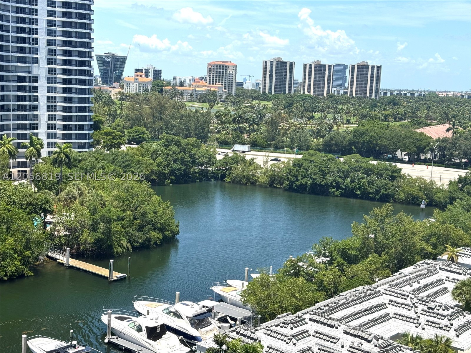 MYSTIC POINTE TOWER 500 C - Residential