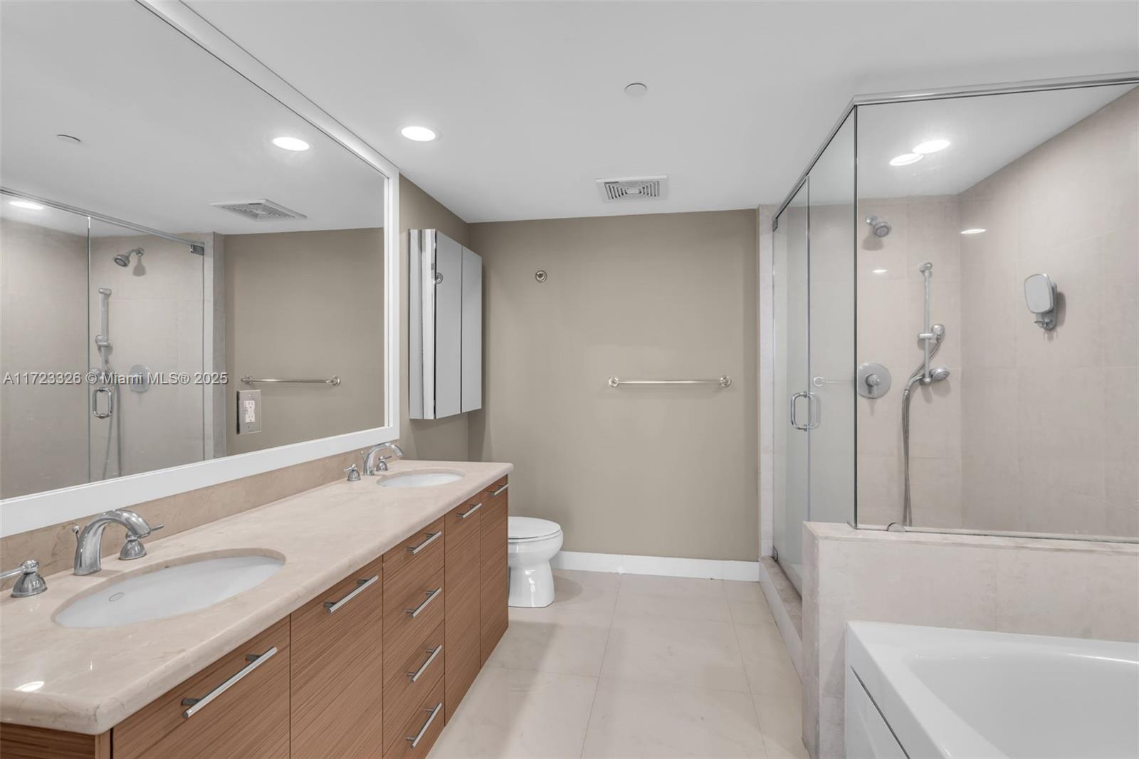 50 BISCAYNE CONDO - Residential