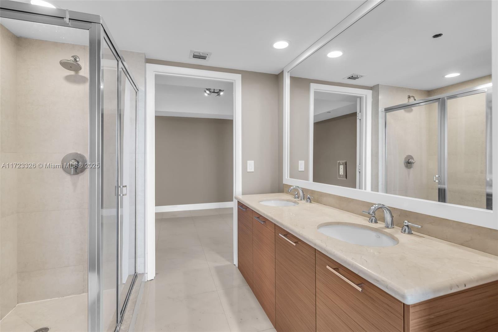 50 BISCAYNE CONDO - Residential