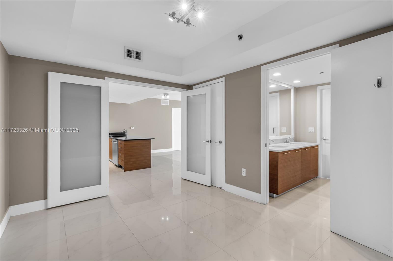 50 BISCAYNE CONDO - Residential