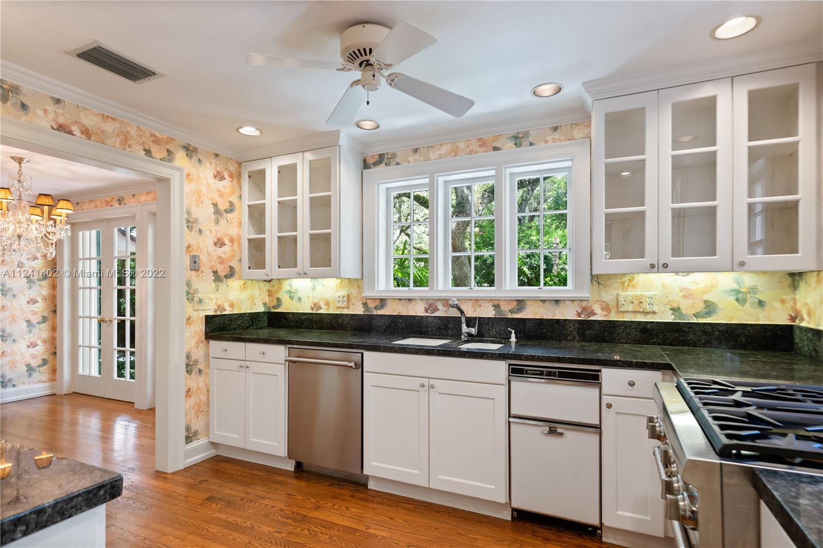 CARTER-HINSON TR - Residential