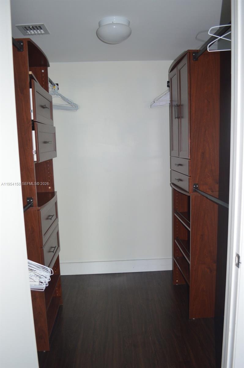ICONBRICKELL CONDO NO 1 - Residential