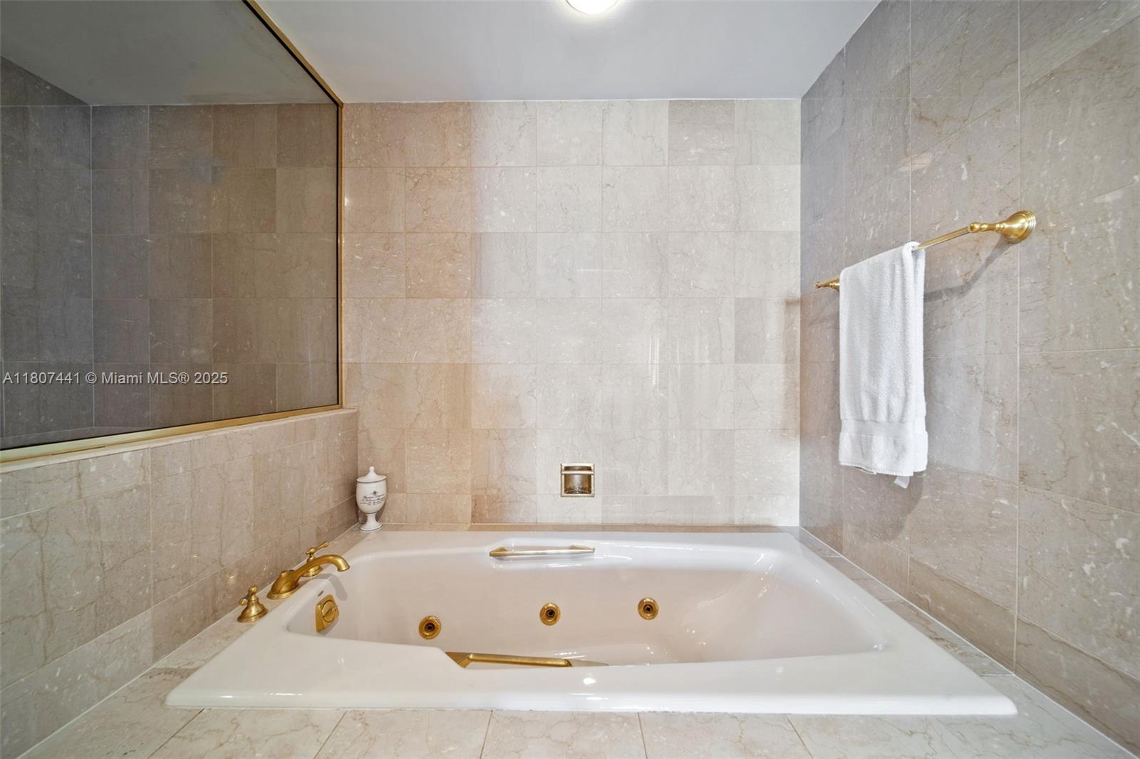 BAYVIEW FISHER ISL CONDO - Residential