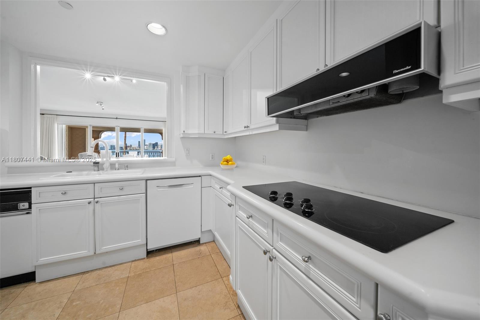 BAYVIEW FISHER ISL CONDO - Residential