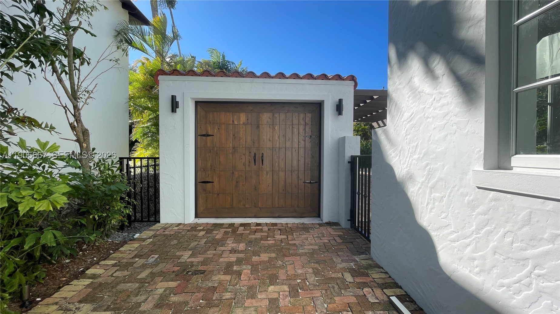 CORAL GABLES RIVIERA SEC - Residential
