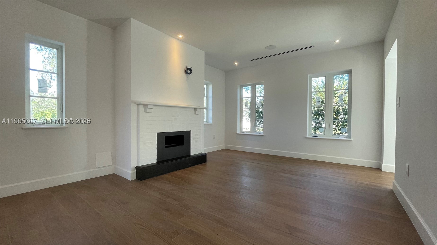 CORAL GABLES RIVIERA SEC - Residential