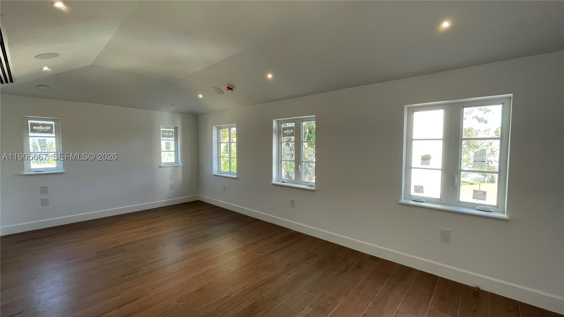 CORAL GABLES RIVIERA SEC - Residential
