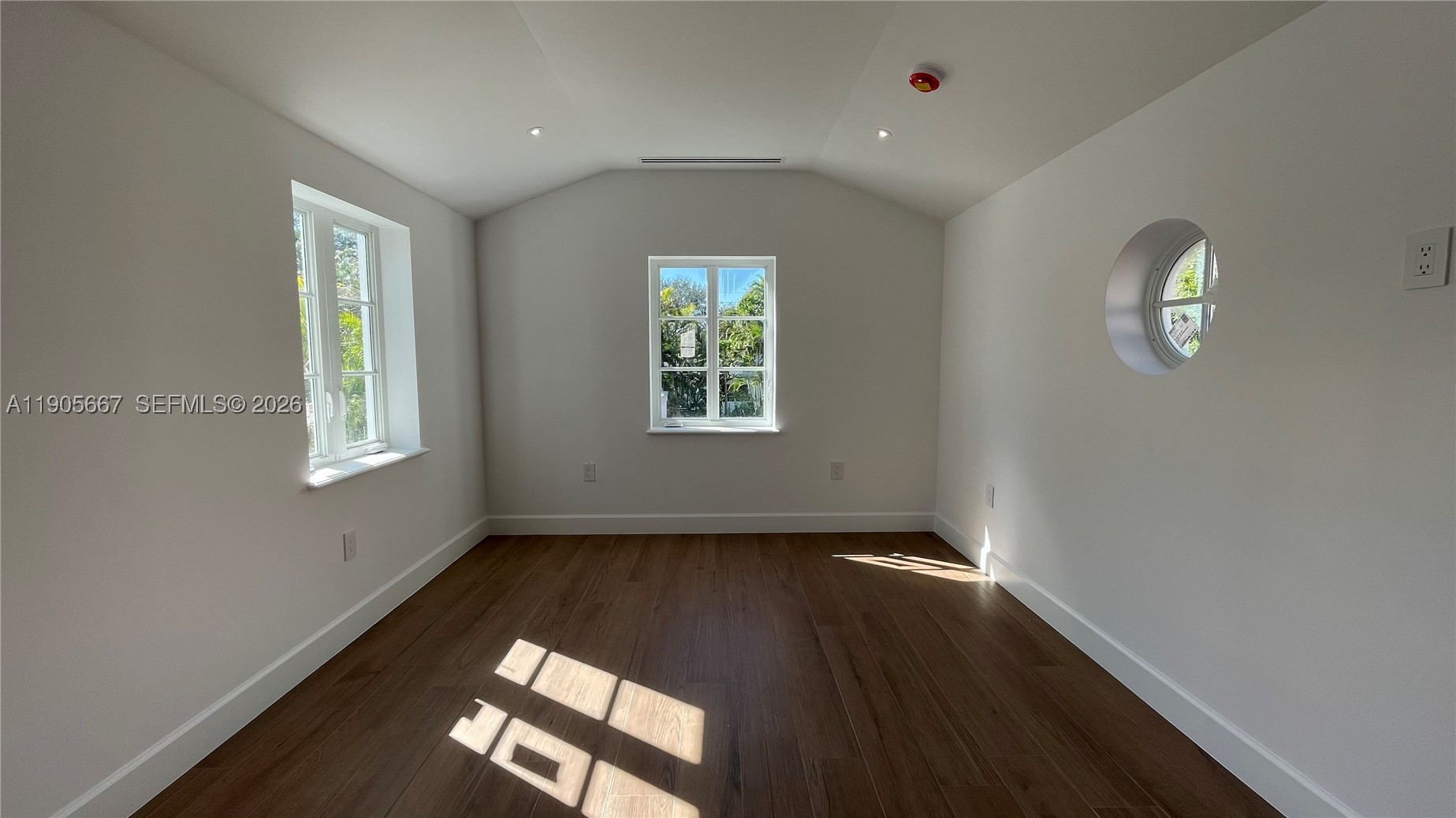 CORAL GABLES RIVIERA SEC - Residential