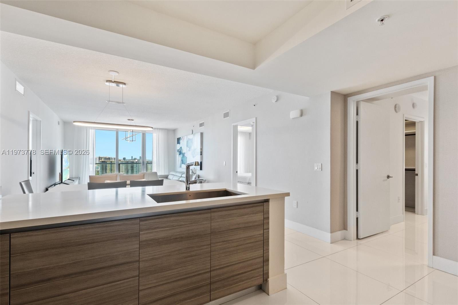 PARQUE TOWERS CONDO - Residential