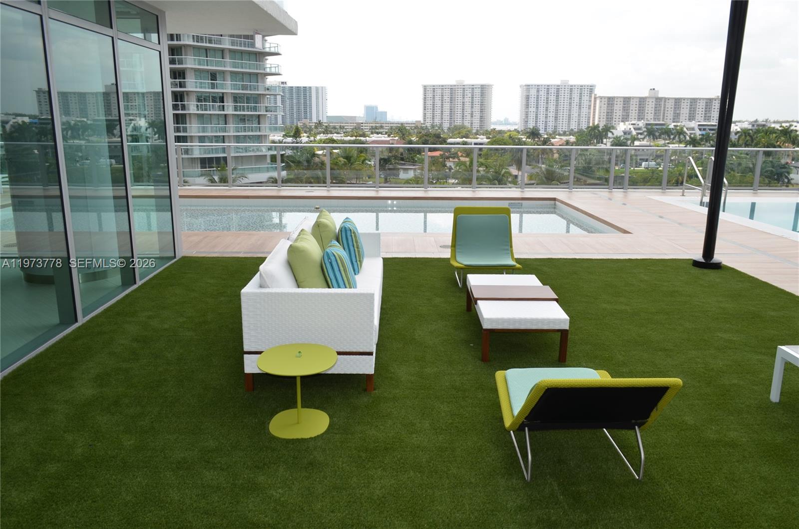 PARQUE TOWERS CONDO - Residential